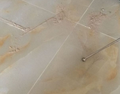 肃北瓷砖空鼓维修公司分享粘合剂选择不当在瓷砖铺贴过程中可能导致以下问题